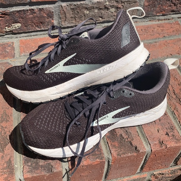 Brooks Shoes - Womens Revel 4.0 Charcoal Black & White Running Athleasure Training Sz 6.5